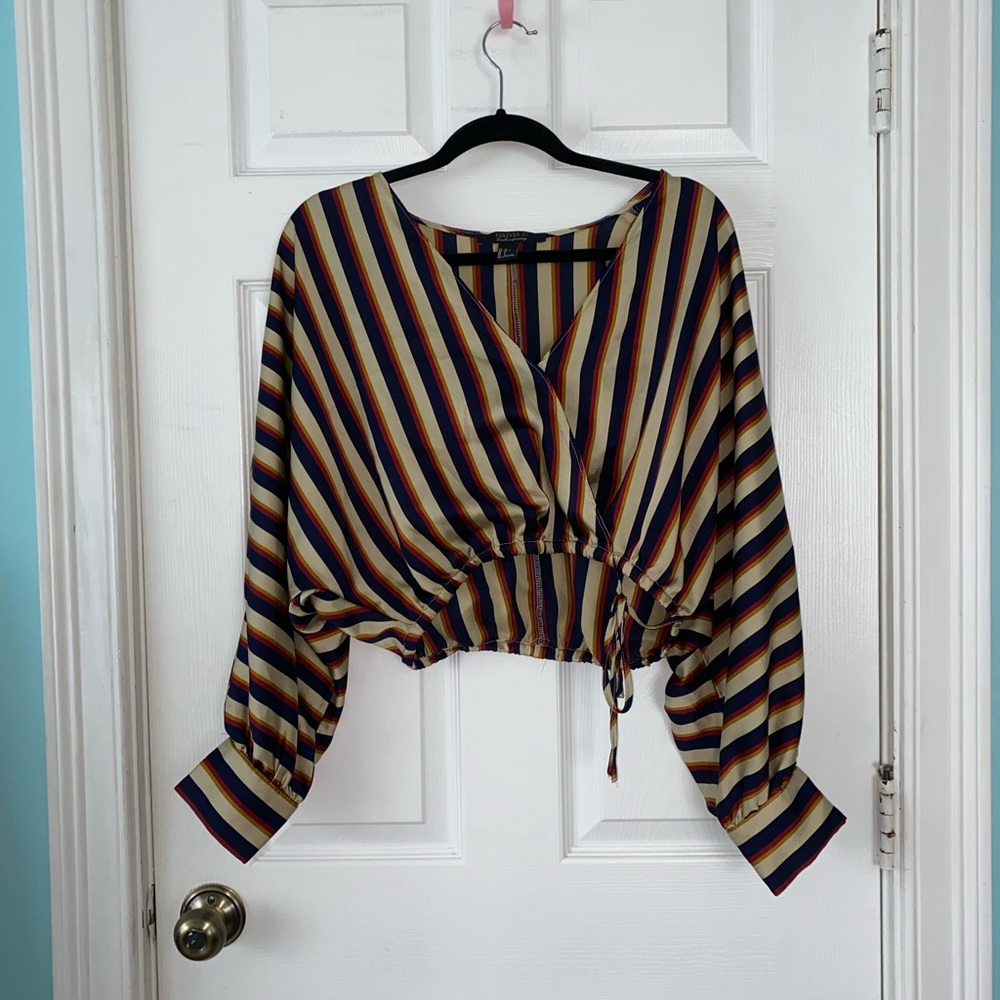 WORN ONCE cropped puffy sleeves